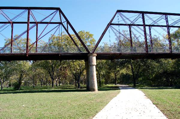 Richard Moya Park - Walk Bridge (11/13/2006)