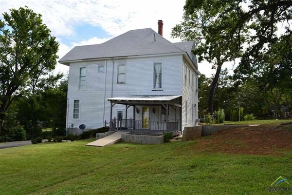 House at 1211 South Sycamore Street (3/30/2018 - Credits: Brent Paxton)
