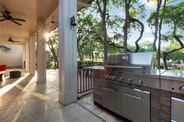 The Whispering Oaks Estate (6/25/2019 - Credits: Austin 360 Photography)