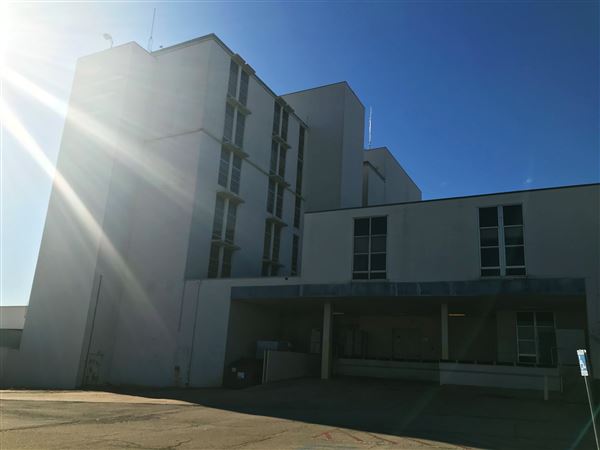 Defunct Hospital (12/10/2019 - Credits: Lisa Mikitarian)