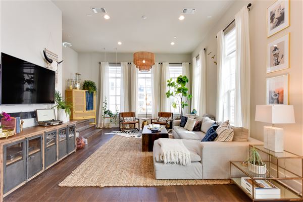 Vineyard Townhome (1/7/2020 - Credits: Robert Kies Photography)
