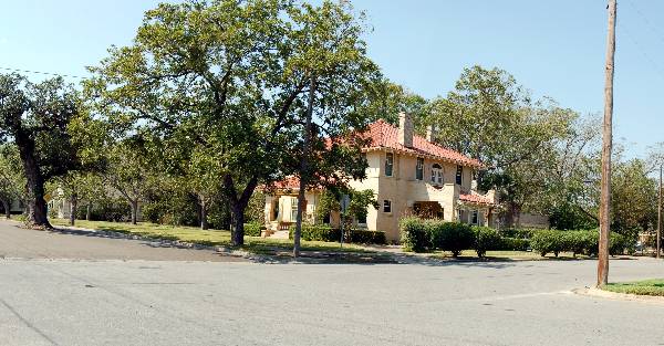 Neighborhoods in Cuero (10/3/2008)