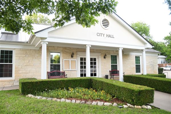 Glen Rose City Hall (6/1/2020 - Credits: Mission St. Photography)