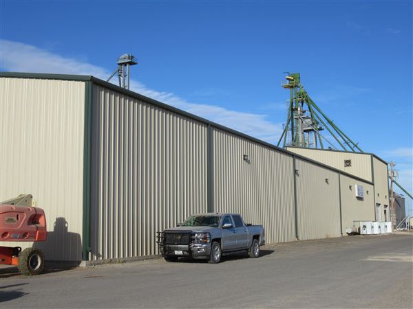 Top Tier Grain & Feed (1/21/2022 - Credits: Jane Jeschke)