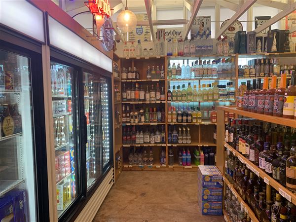 Zeke's Liquor (3/4/2022 - Credits: Adam from Walker Reboot)