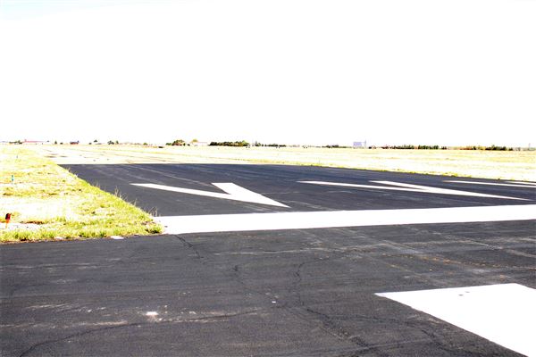Dalhart Municipal Airport (DHT) (4/25/2023)