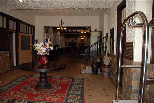 Holland Hotel (6/11/2010)