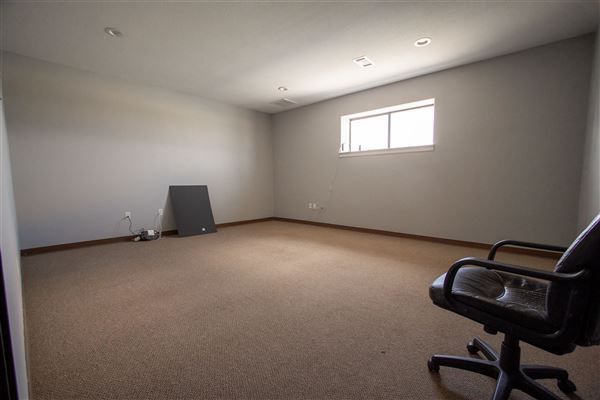 Spiderwood Studios 969 - Soundstages - Building B - Offices / Dining (6/30/2023 - Credits: Studio Owner)