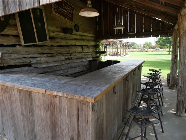 Spiderwood Studios 969 - Courtyard, Bar, & Gazebo (6/30/2023 - Credits: Matt Miller)