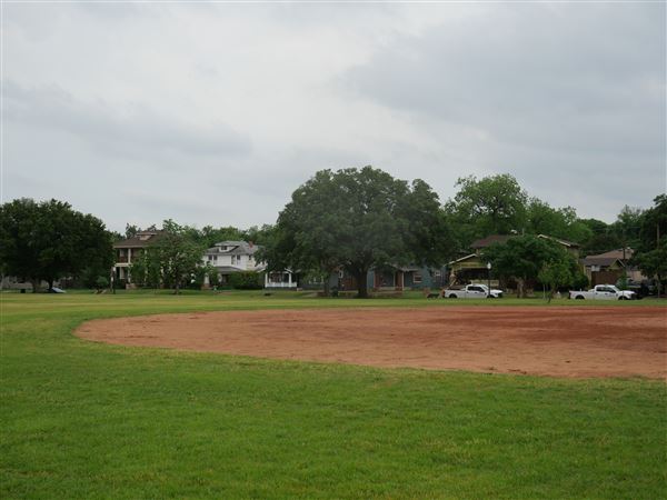 Lake Cliff Park (4/26/2024 - Credits: Alex Payne)