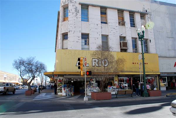 El Paso Downtown - San Antonio Avenue (2/25/2011)