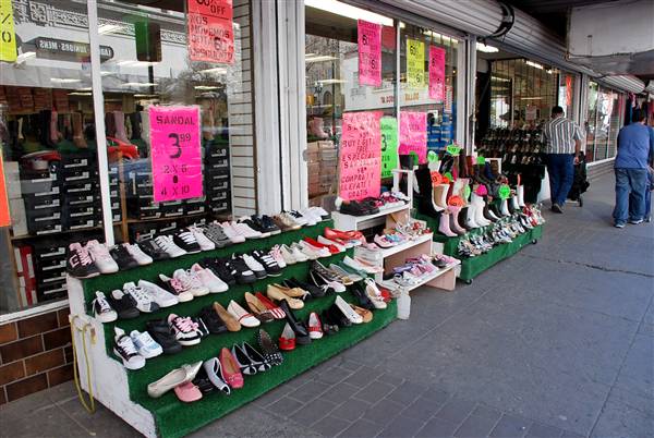El Paso Downtown - San Antonio Avenue (2/25/2011)