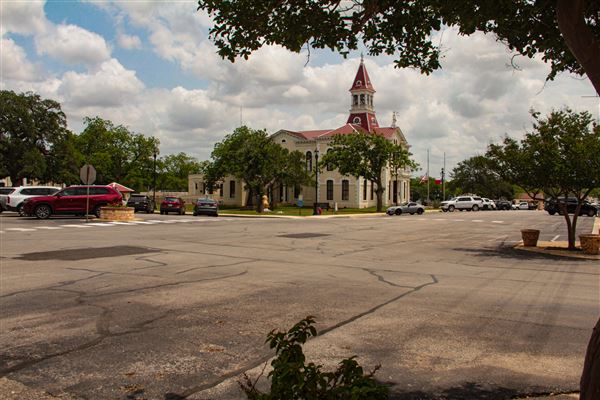 Floresville (4/22/2025 - Credits: Erik McCowan)