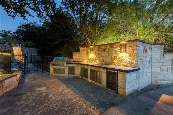 Moonlight Bay House (3/27/2026 - Credits: submitted by: Chris Rajiah)