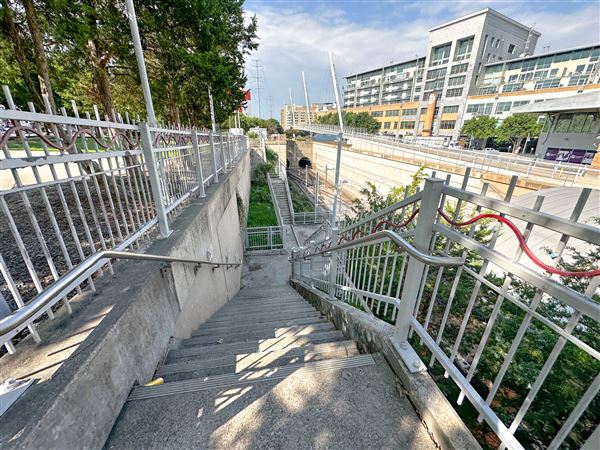 DART - Mockingbird Station (10/3/2025 - Credits: Austin Flores)