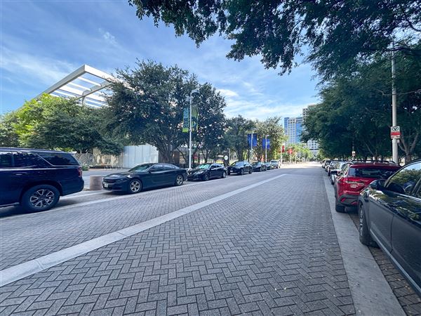 Flora Street (10/6/2025 - Credits: Austin Flores)