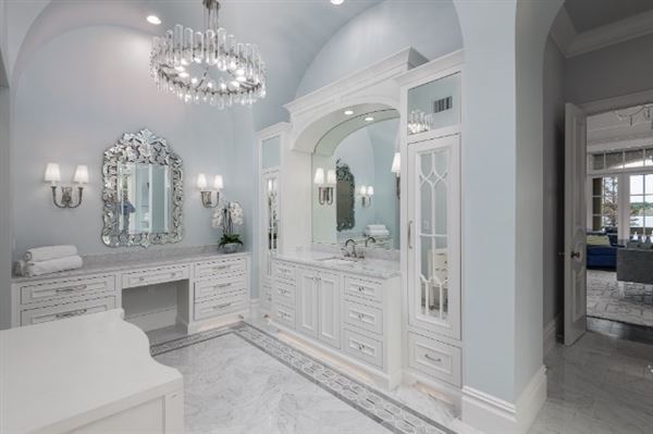 White Rock Lake Mansion (10/6/2025 - Credits: Austin Flores)