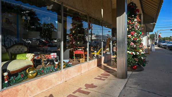 The Heights - 19th Street Retail District (12/2/2025 - Credits: Houston Film Commission)