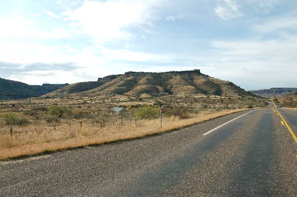 Hwy 118 South of Fort Davis (11/23/2005)