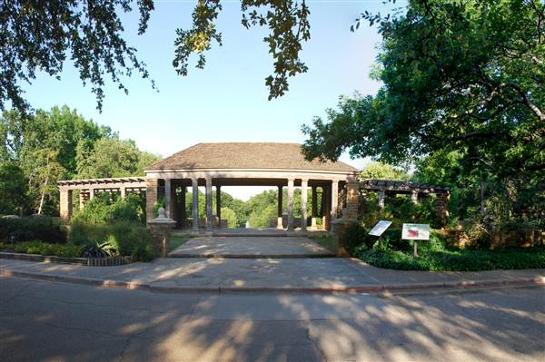 Fort Worth Botanic Garden - Rose Garden (5/16/2012)