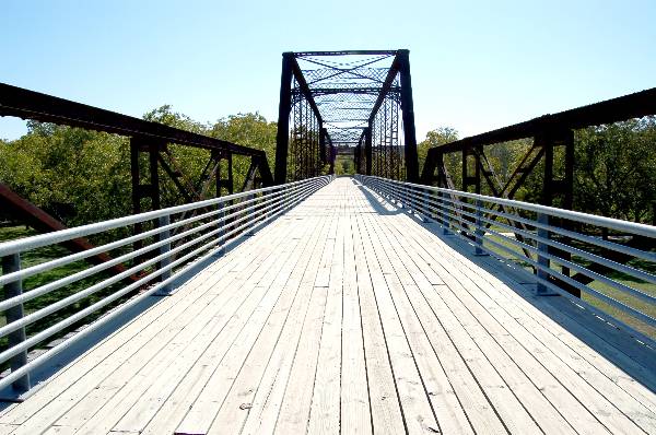 Richard Moya Park - Walk Bridge (11/13/2006)