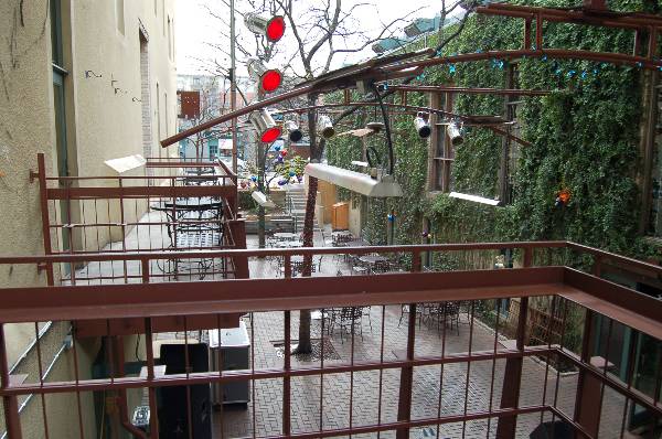 Cedar Street Courtyard (12/28/2006)