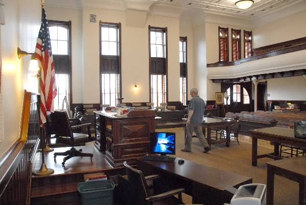 Caldwell County Courthouse (5/10/2007)