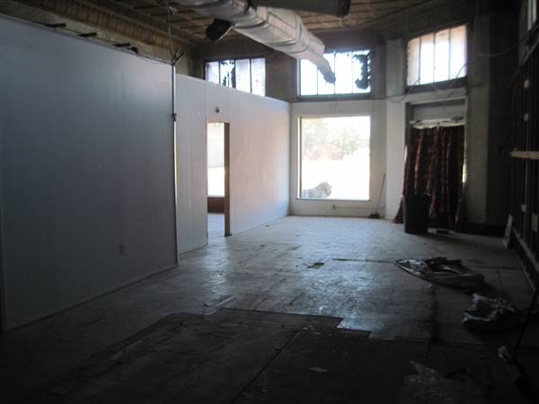 Former Eagle Salon (1/4/2016)