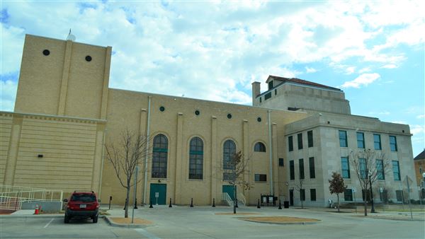 San Angelo City Hall (4/22/2018 - Credits: Diann Bayes)