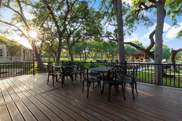 The Whispering Oaks Estate (6/25/2019 - Credits: Austin 360 Photography)