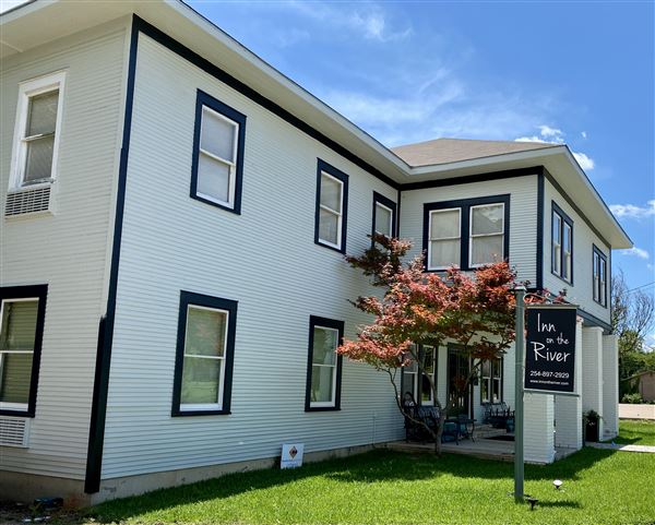 Inn on the River & Snyder's Tavern (3/26/2021 - Credits: Pamela Streeter)