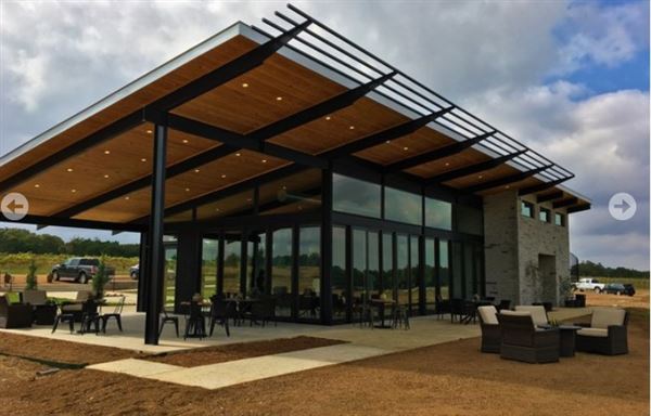 Narrow Path Winery (8/13/2021 - Credits: Fredericksburg Convention and Visitor Bureau)