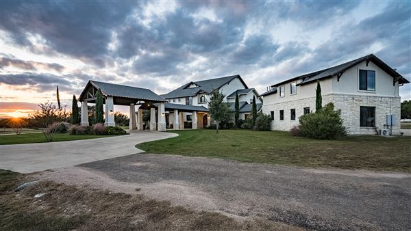 Cricket Hill Ranch (10/26/2021 - Credits: Divine Radiance Photography)