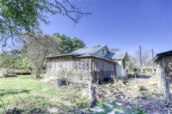 Rural Farm - Two House Property (12/1/2021 - Credits: Adam Brown)