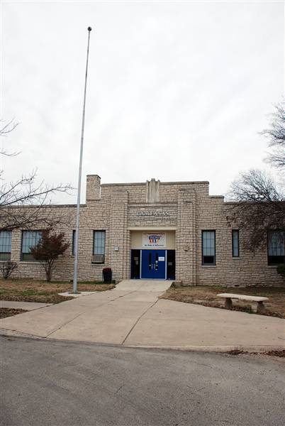 Former Lampasas Junior High (12/15/2009)