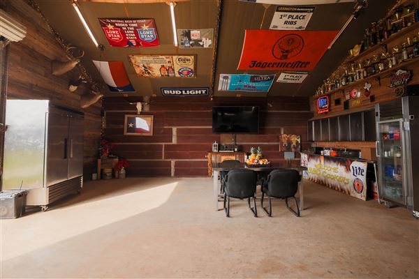 The Bar-N (1/21/2023 - Credits: Nick Barnes Photography)