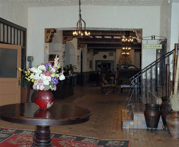 Holland Hotel (6/11/2010)