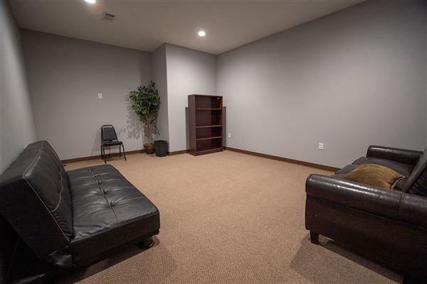 Spiderwood Studios 969 - Soundstages - Building B - Offices / Dining (6/30/2023 - Credits: Studio Owner)