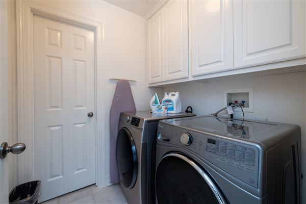 Evergreen Townhome (9/1/2023 - Credits: Red One Management)