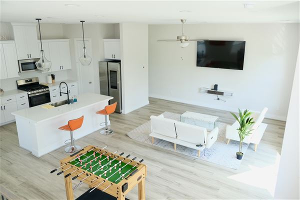 Modern Comtemporary East Downtown Houston Townhome (11/3/2023 - Credits: Duplex Dynasty LLC)