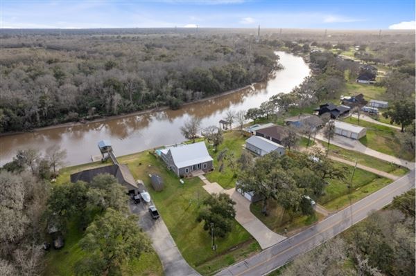 San Bernard River House (8/10/2024 - Credits: 4765 CR 747A)