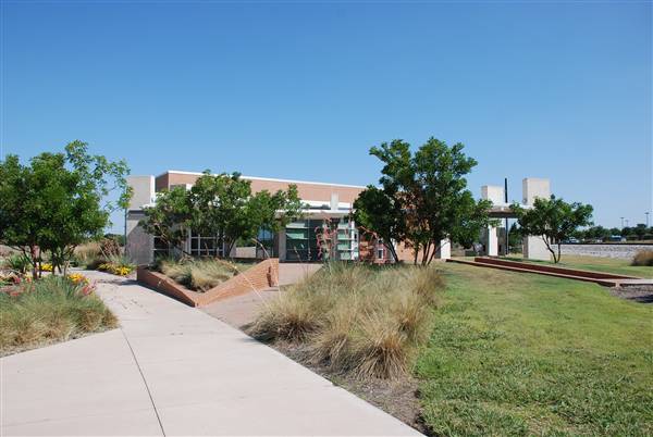 Capitol MetroRail - Leander Station (6/16/2011)