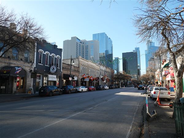 6th Street Retail District (12/20/2024 - Credits: Alex Payne)