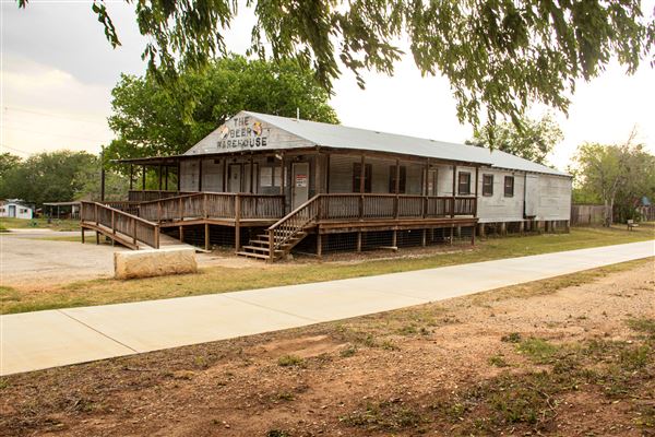 Floresville (4/22/2025 - Credits: Erik McCowan)