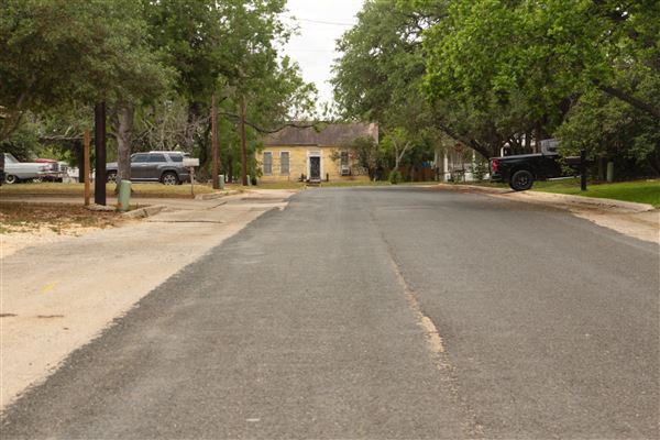 Floresville (4/22/2025 - Credits: Erik McCowan)