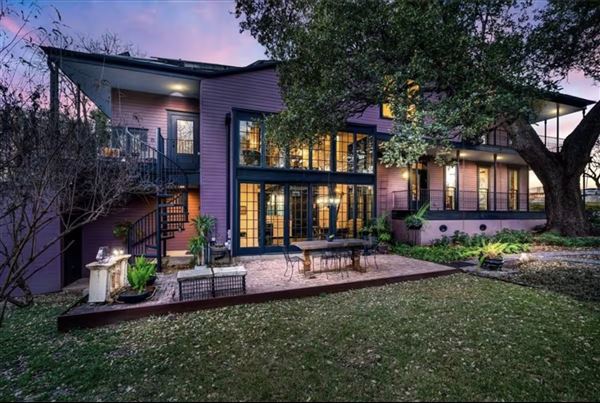 Le Maison Violet (6/10/2025 - Credits: submitted by: Andrew DeGennaro)