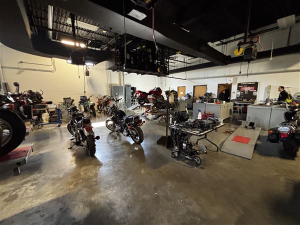 Dallas College - Cedar Valley Campus - HVAC and Automotive Building (10/6/2025 - Credits: Alex Payne)