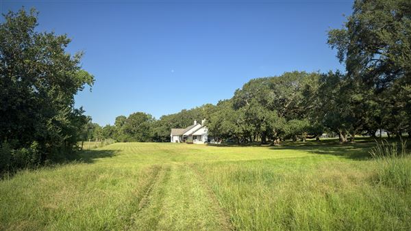 The Oaks of Anahuac (9/12/2025 - Credits: Houston Film Commission)