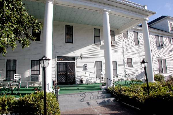 Luther Hotel (3/8/2005)