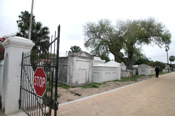 Brownsville City Cemetery (3/4/2004)